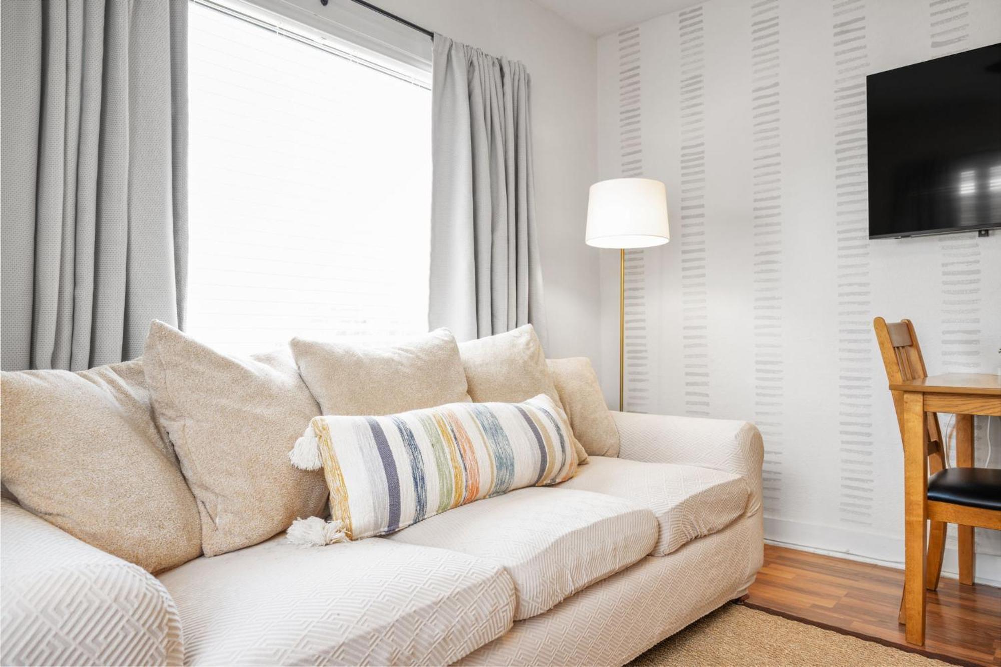 The Flats On Florida St - Super Comfy 2-Bedroom Apartments โมบิล ภายนอก รูปภาพ